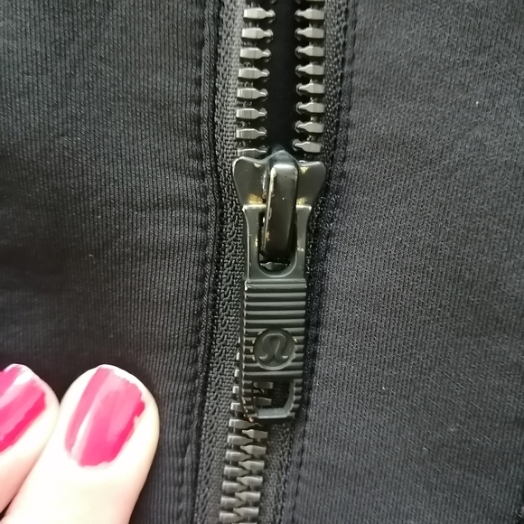 Lululemon The Spaces in Between Black Mesh Vest with Hood Small - Picture 8 of 16